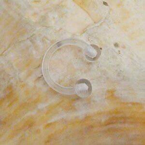 PAIR 16G horseshoe plastic retainer 8mm NWT Set of 2